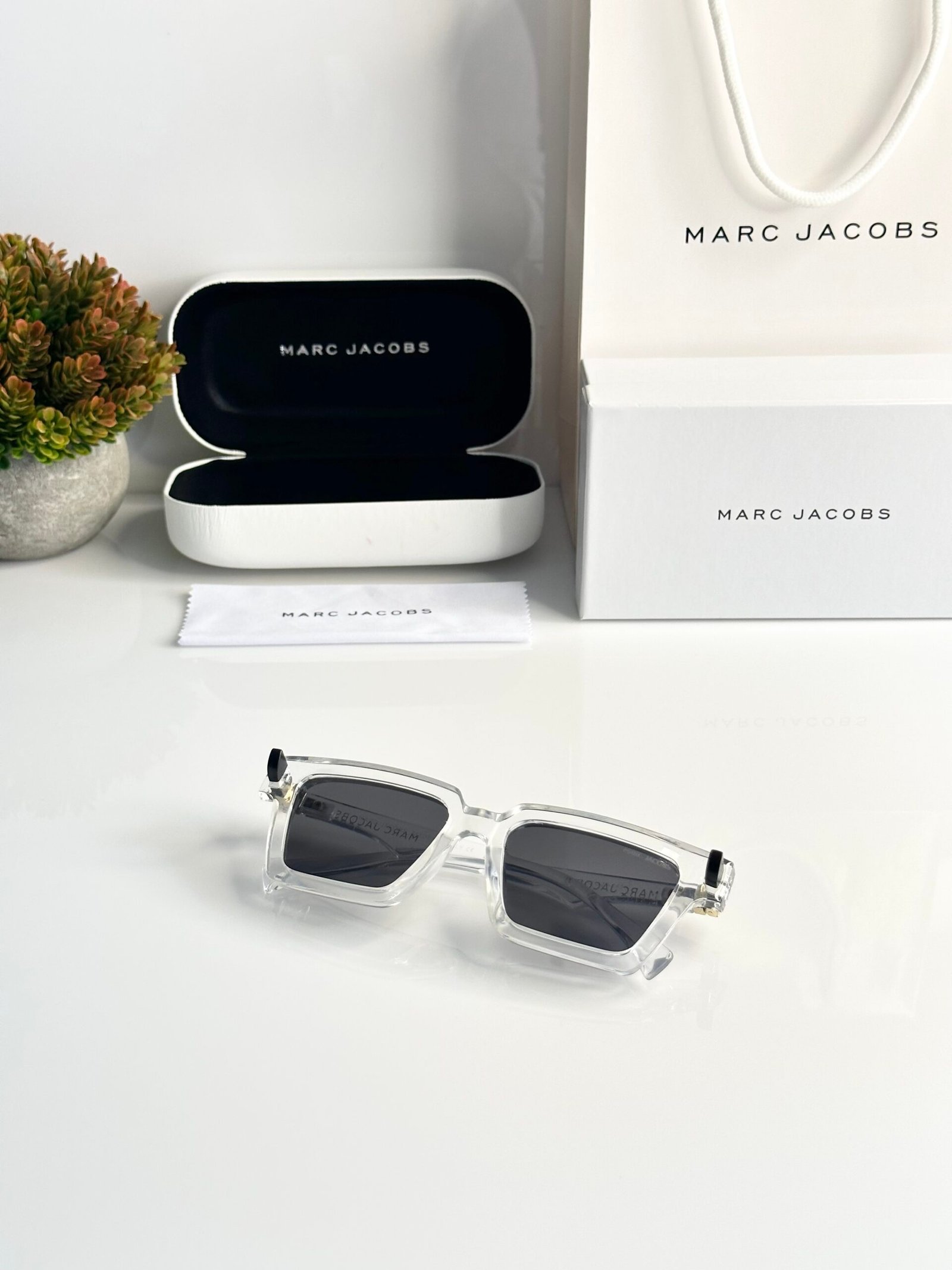 Marc Jacobs 8777 Water Black - Image 3