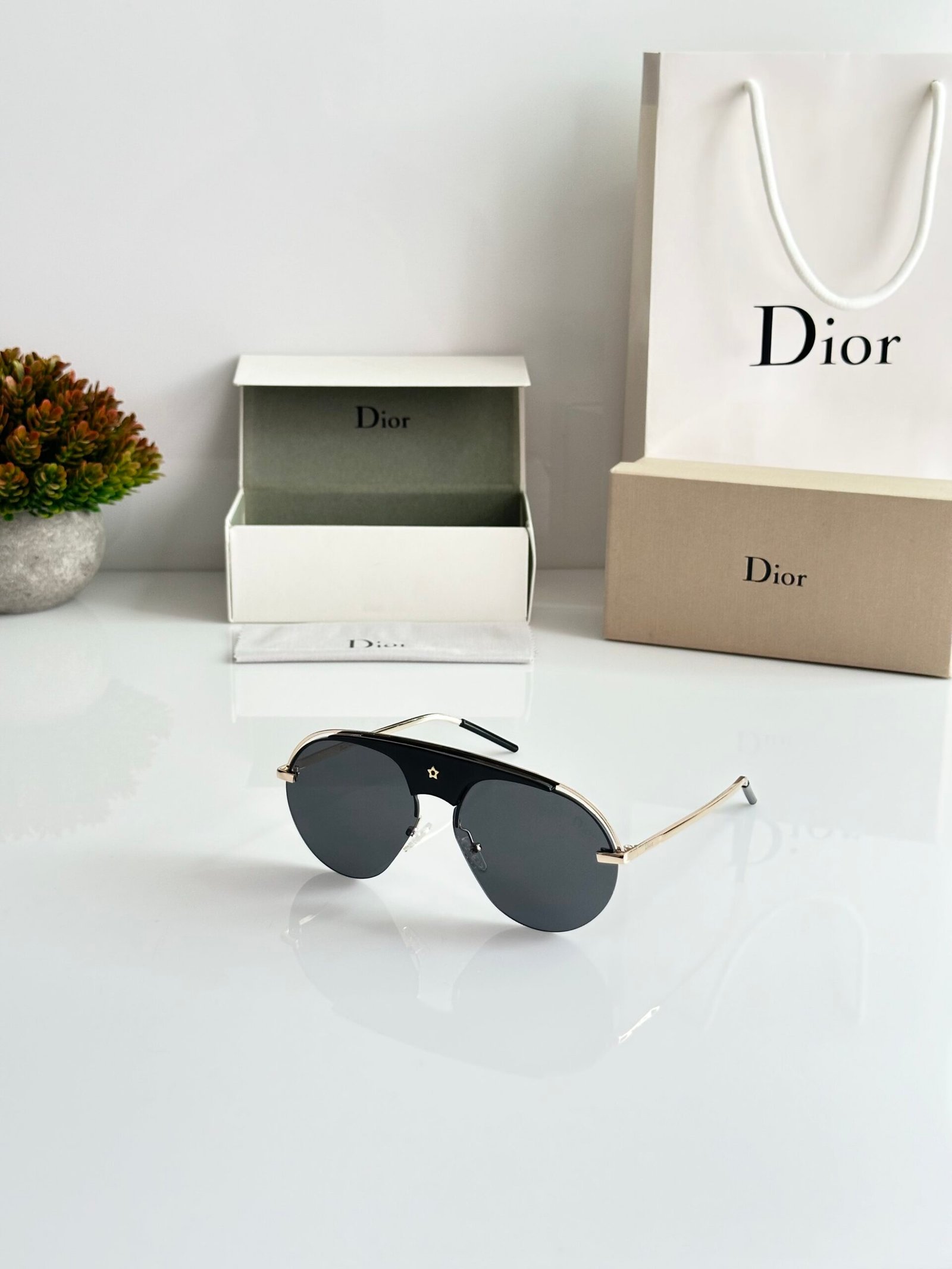 Dior_20037_Gold_Black - Image 4