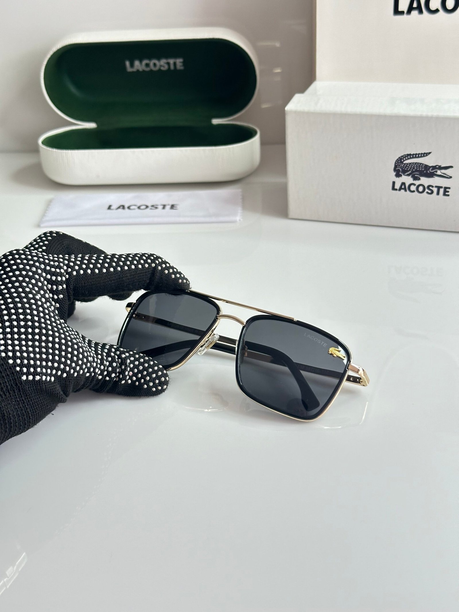 Lacoste_138_Gold_Black - Image 3