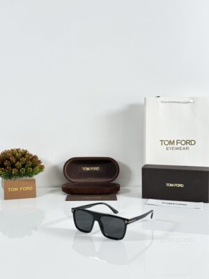 TOM 1145 Black