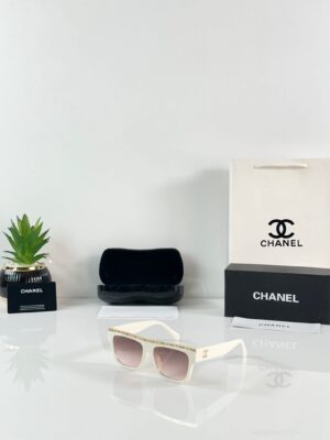 Chanel_WMNS_8318_Cream_Brown