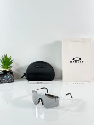 Oakley_C17_White_Silver_Mercury