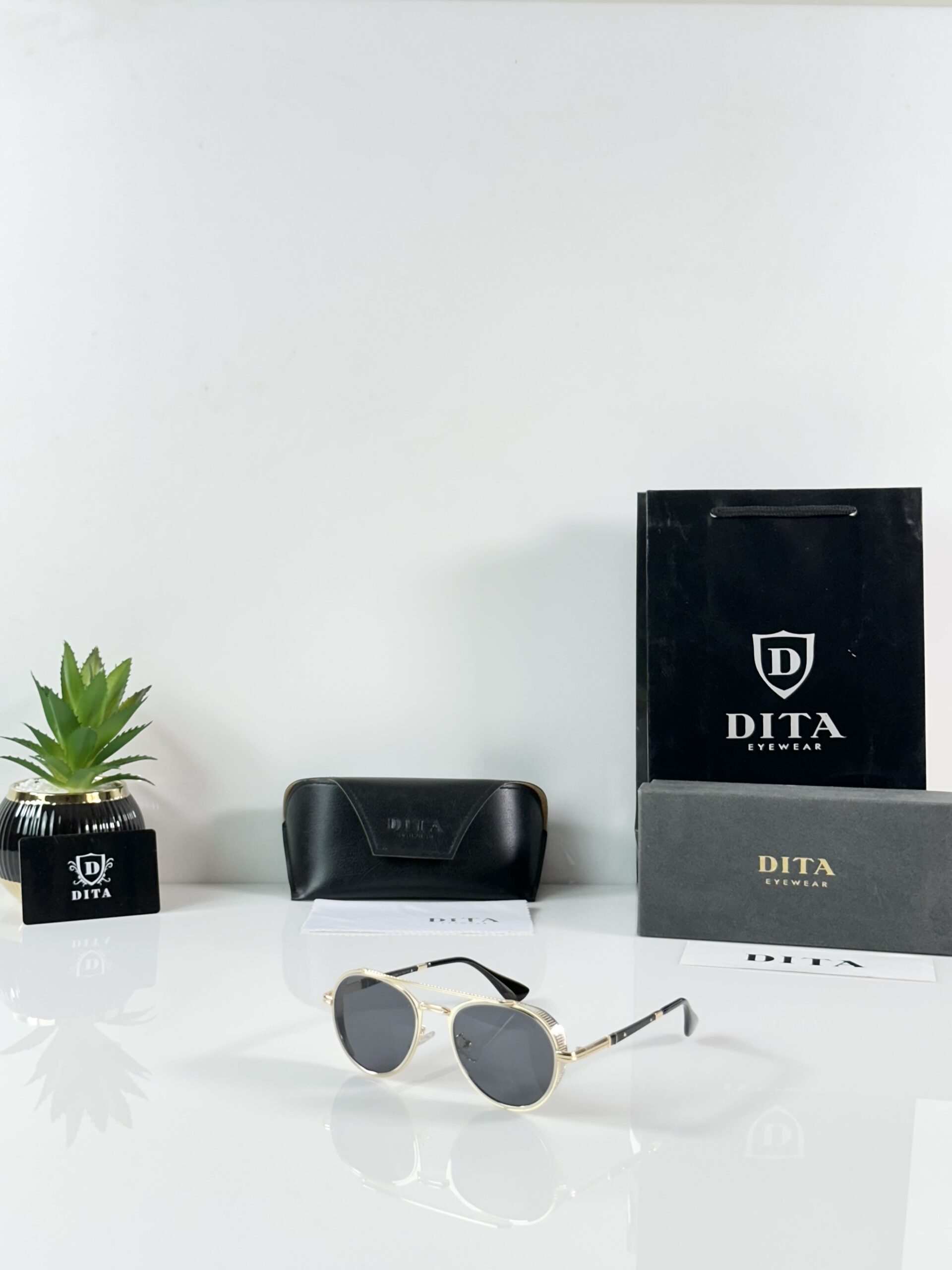 Dita 327 Gold Black