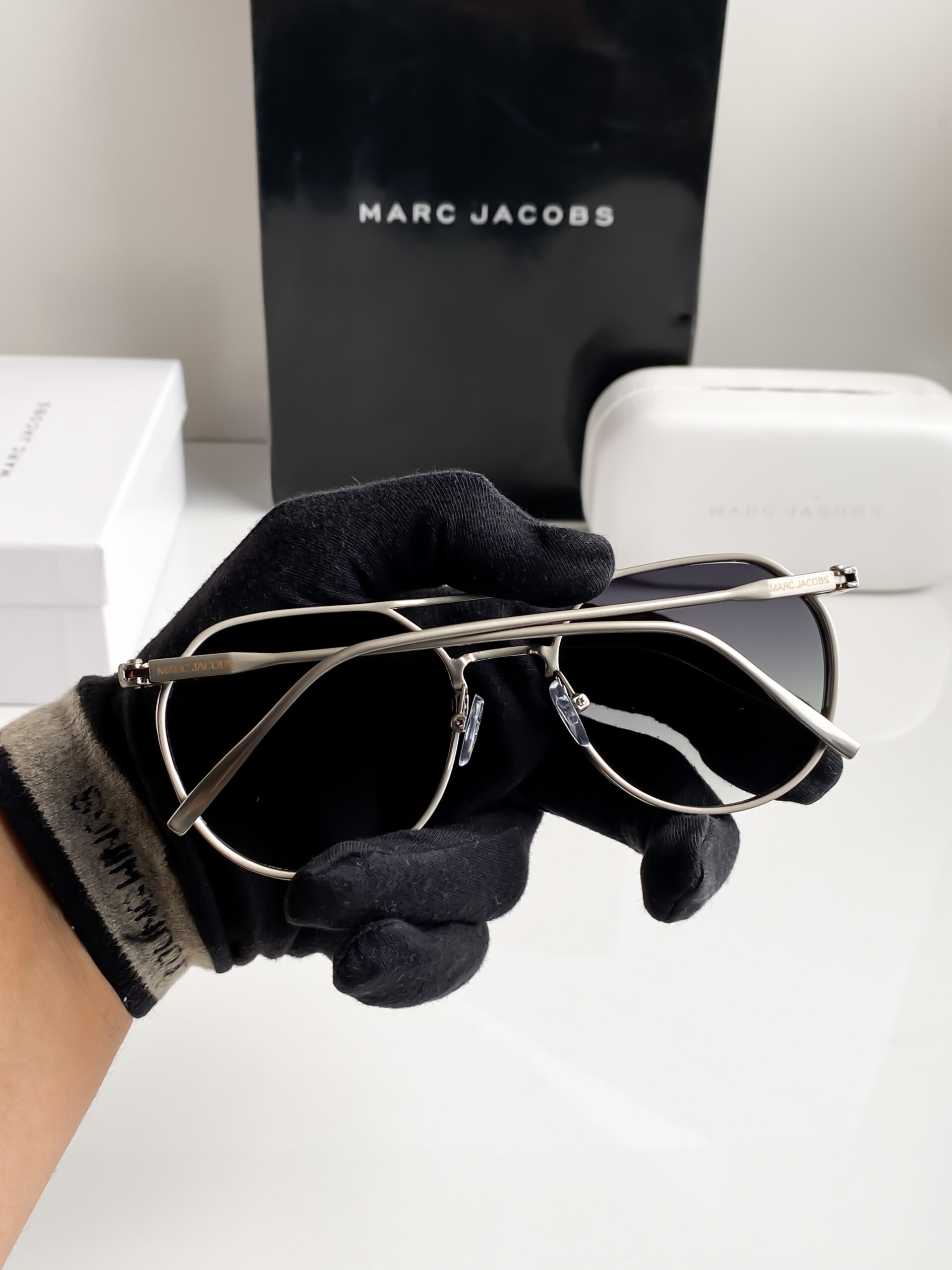 Marc Jacobs Green shade 5052 - Image 3