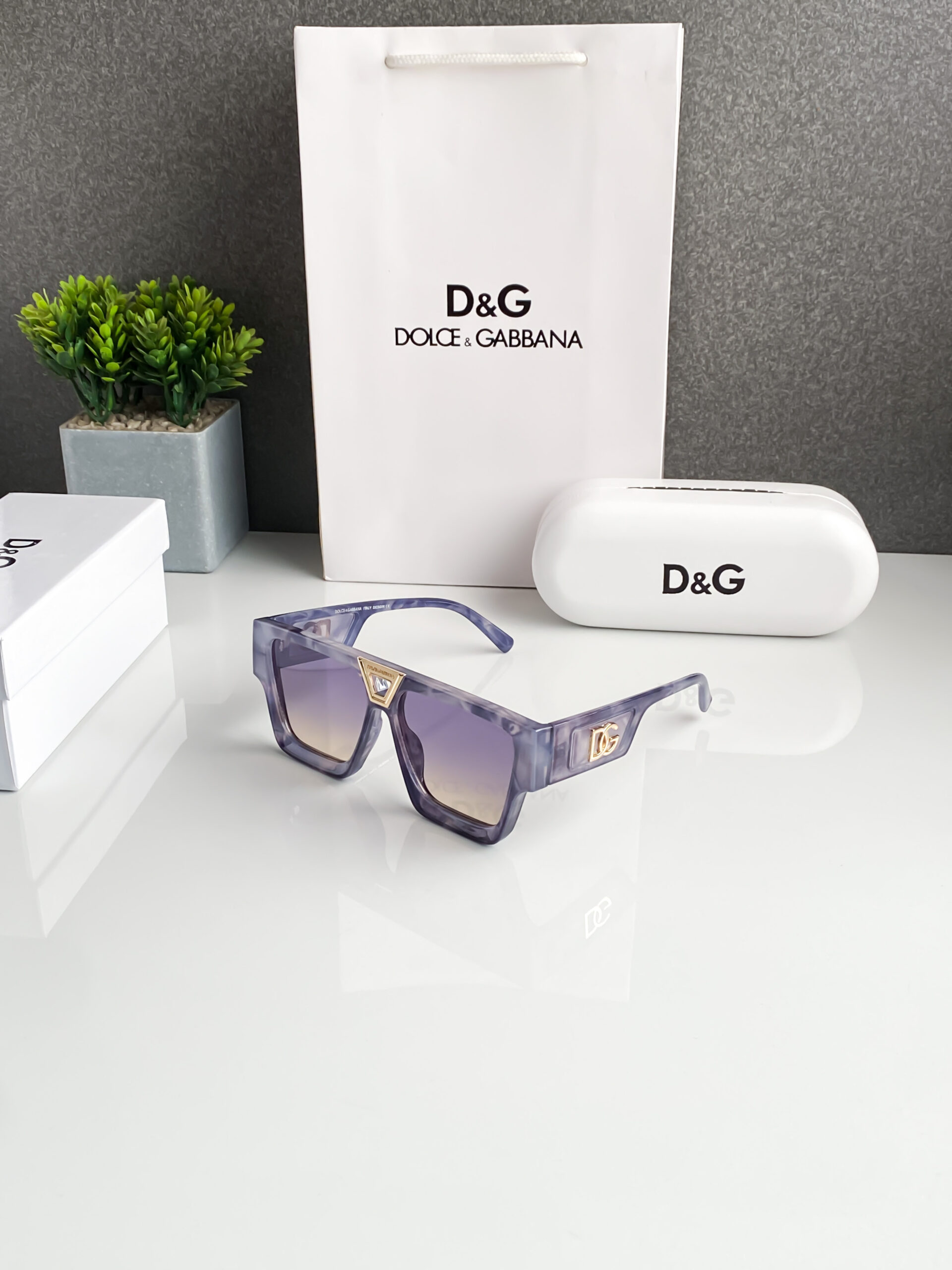 Dolce and gabbana 845