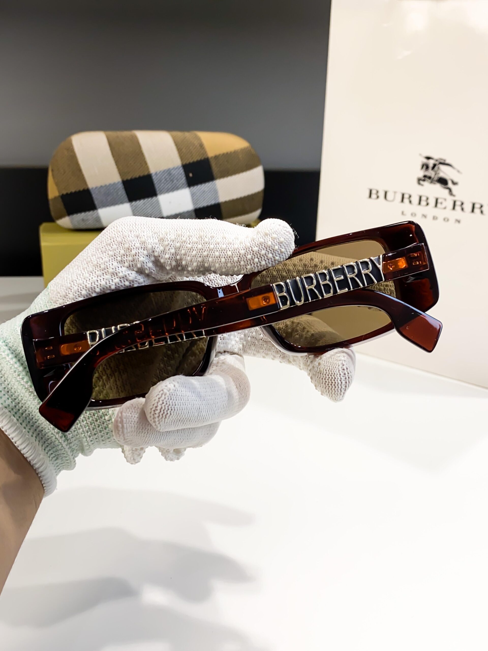 Burberry_brown_27141 - Image 4