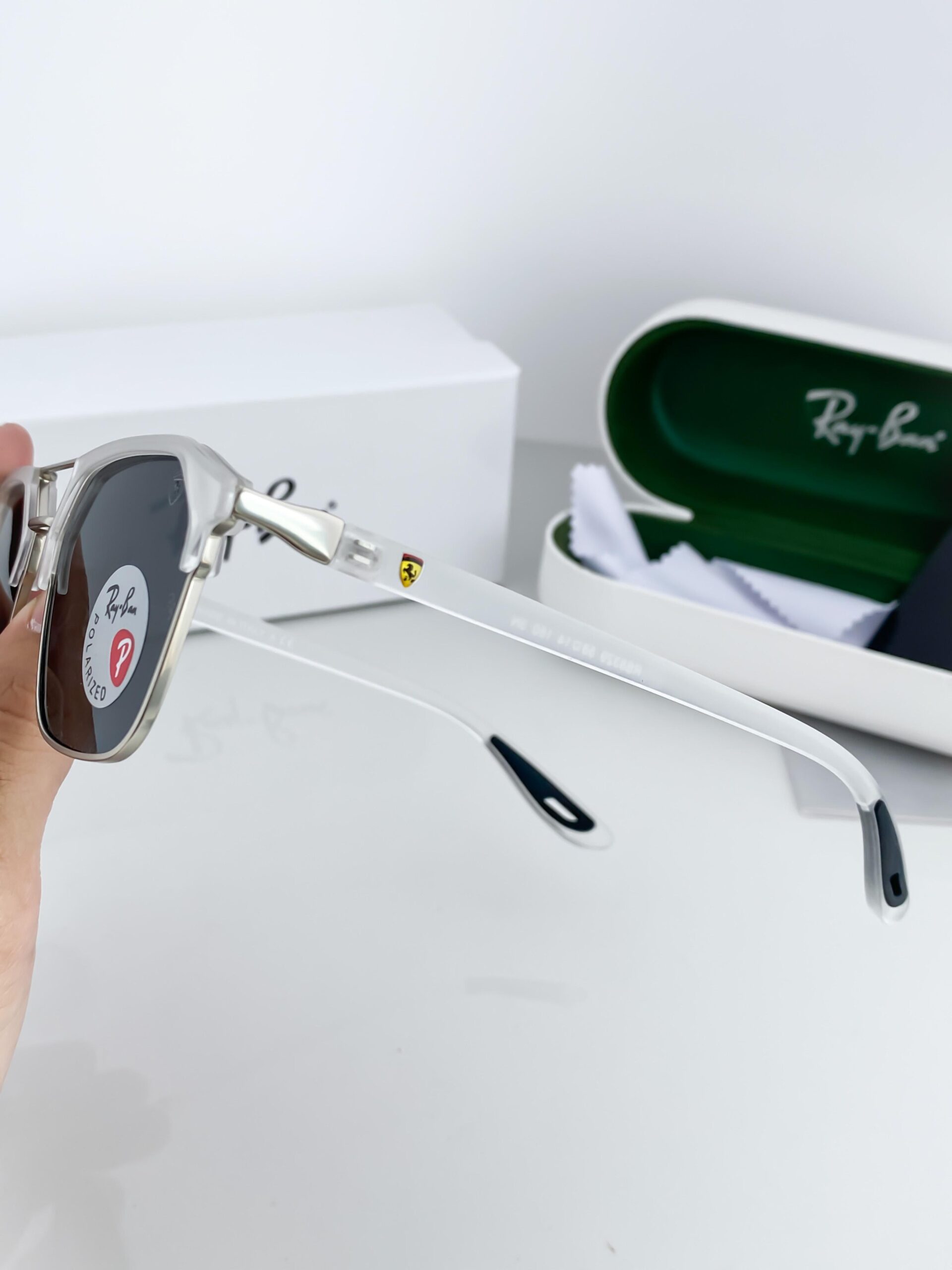 RAYBAN04 WHITE BLACK - Image 3