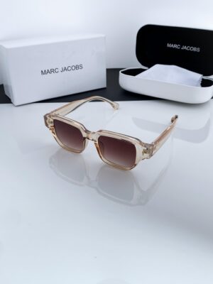 MARC JACOBS brown 106