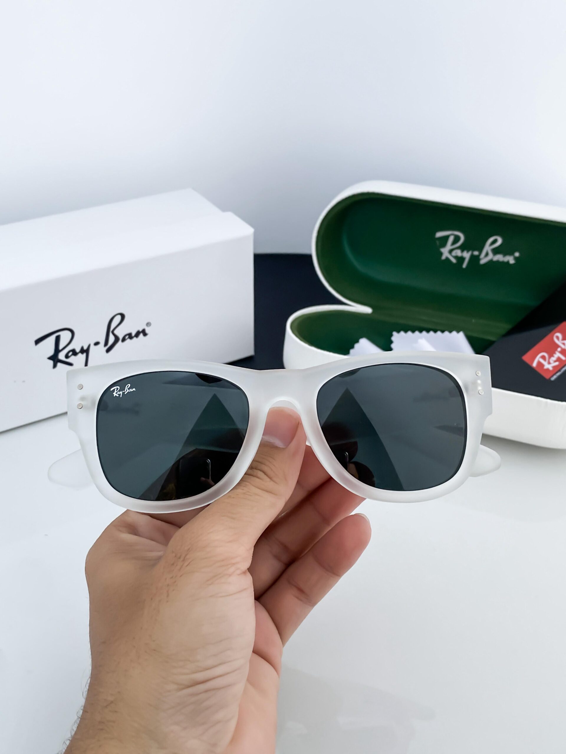 RAYBAN WHITE BLACK 841 - Image 5