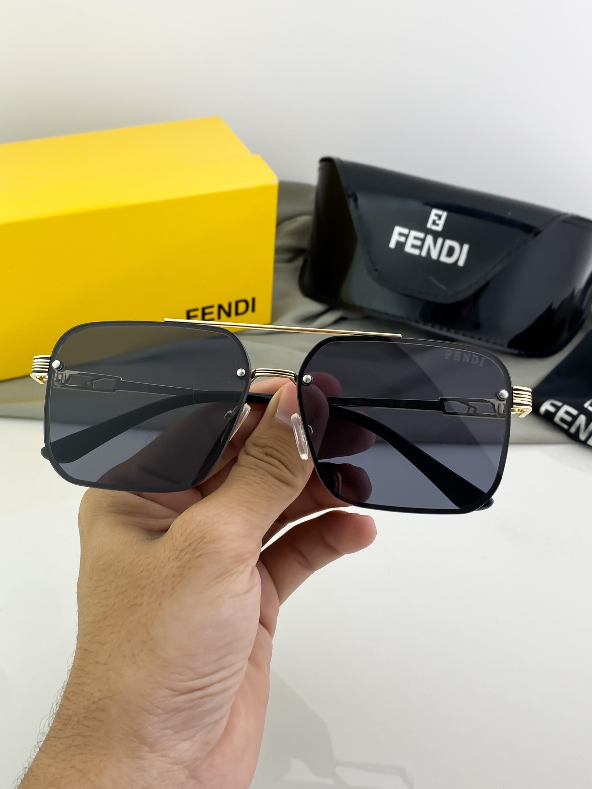 Fend gold black 8011 - Image 4