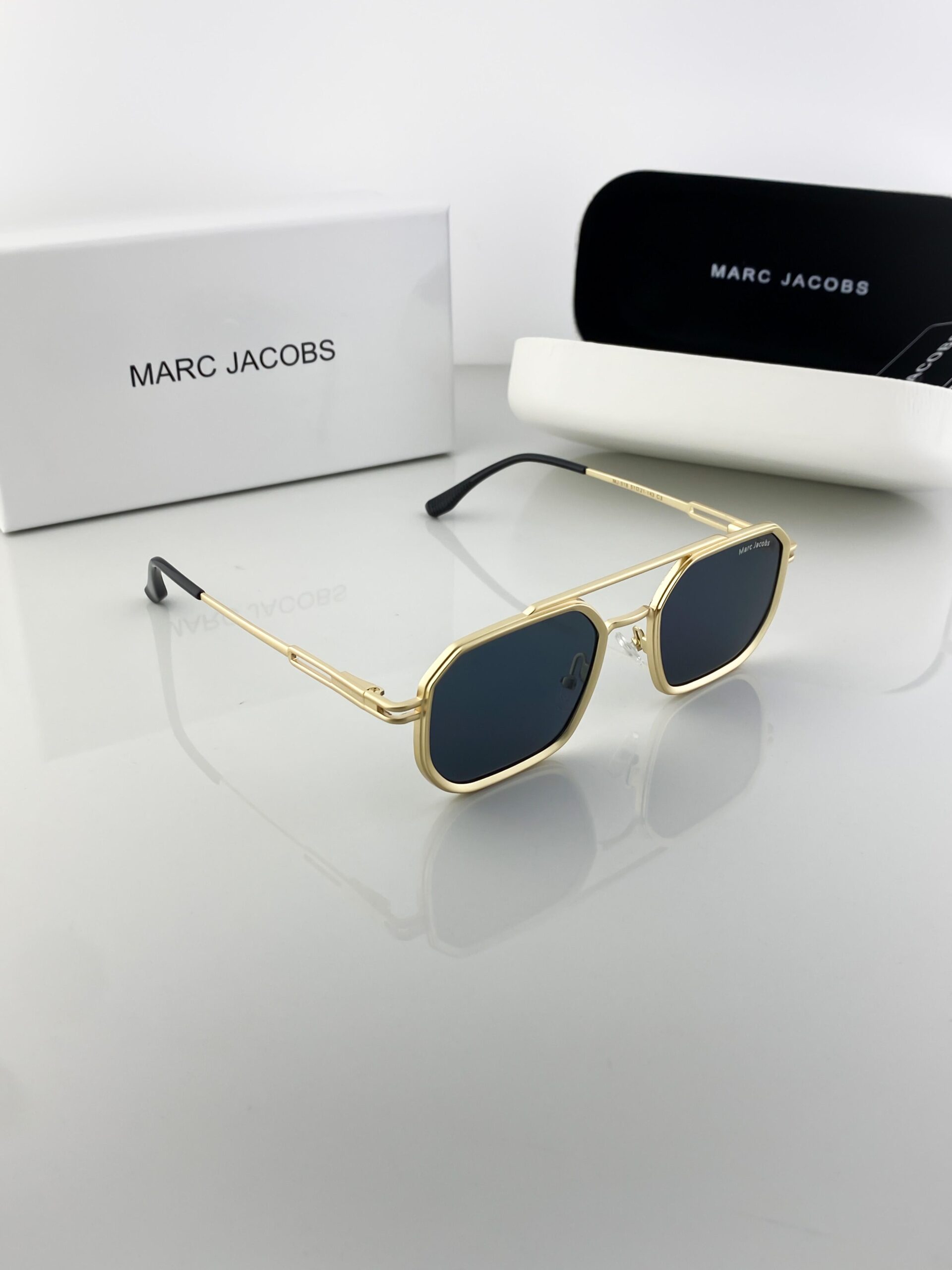 MARC JACOBS GOLD BLACK 518-101 - Image 2