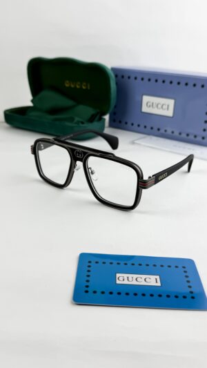 Gucci_black_plano_1295