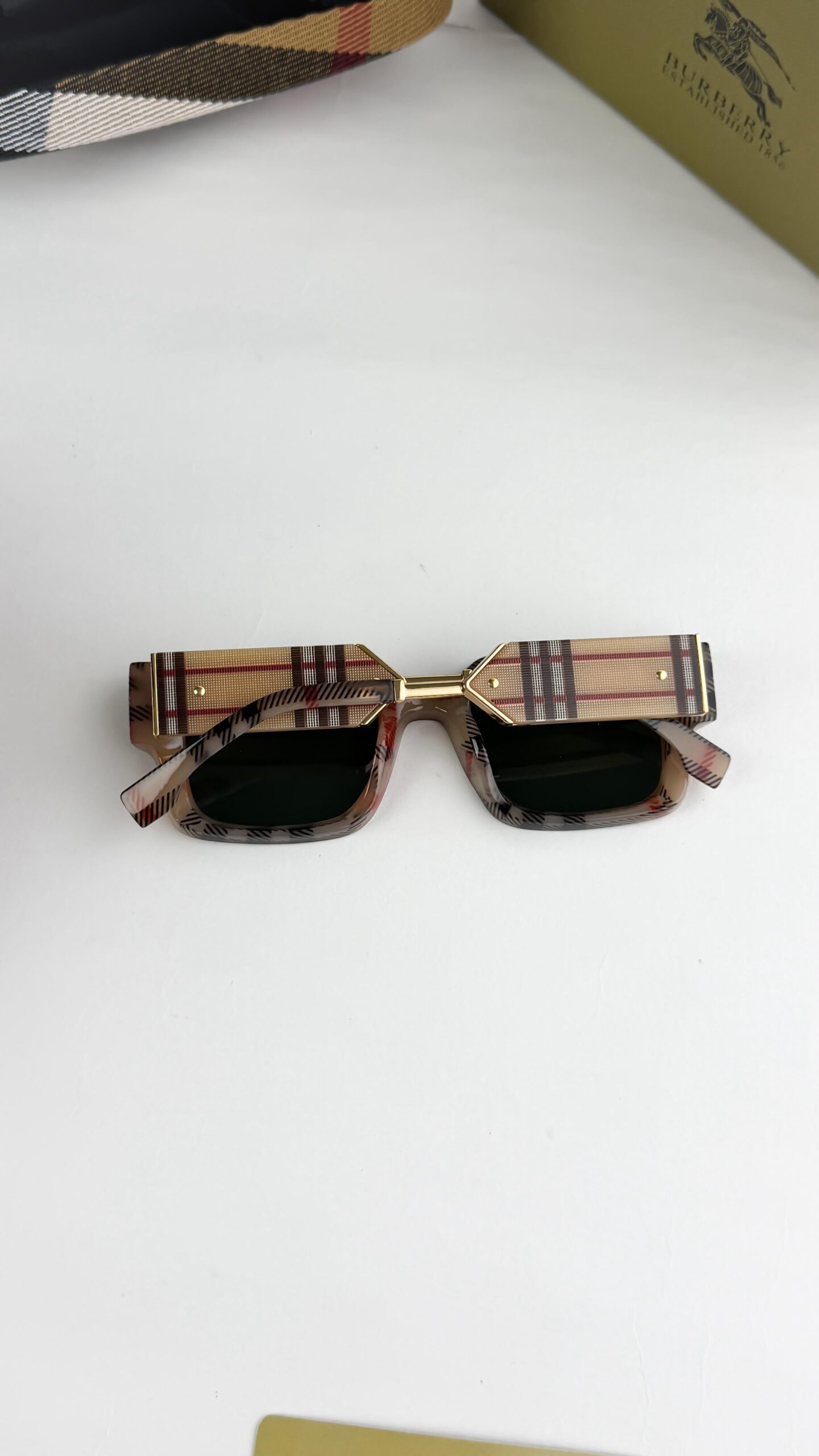 Burberr_ gold green 98411-106 - Image 4