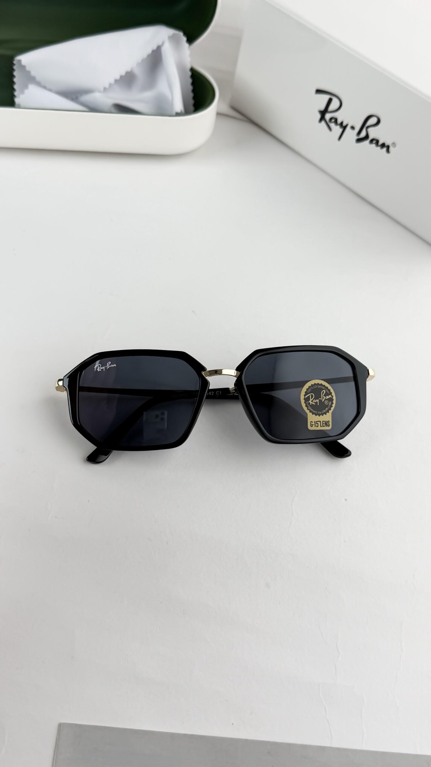 RAYBAN GOLD BLACK 3402 - Image 4