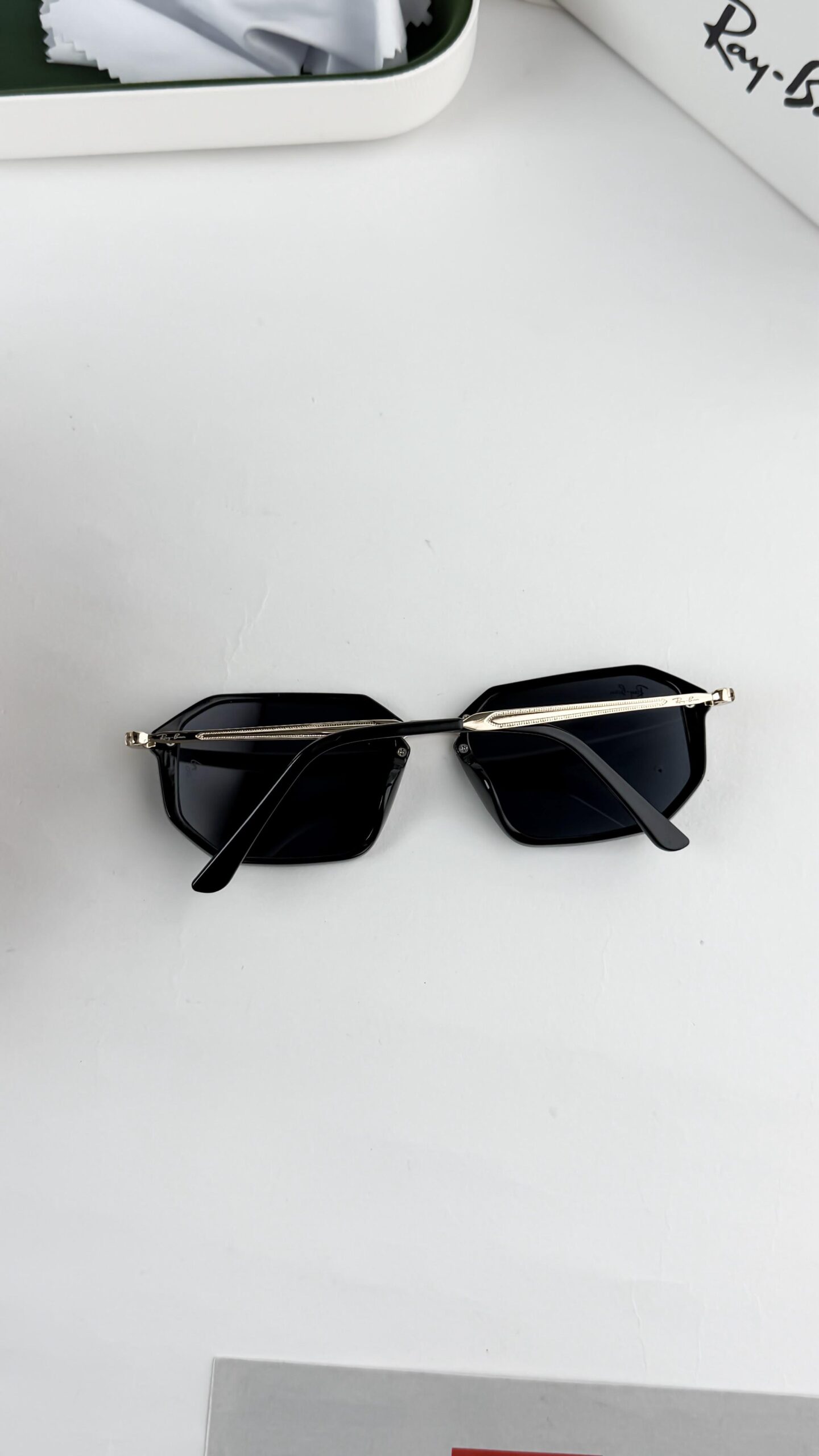 RAYBAN GOLD BLACK 3402 - Image 3