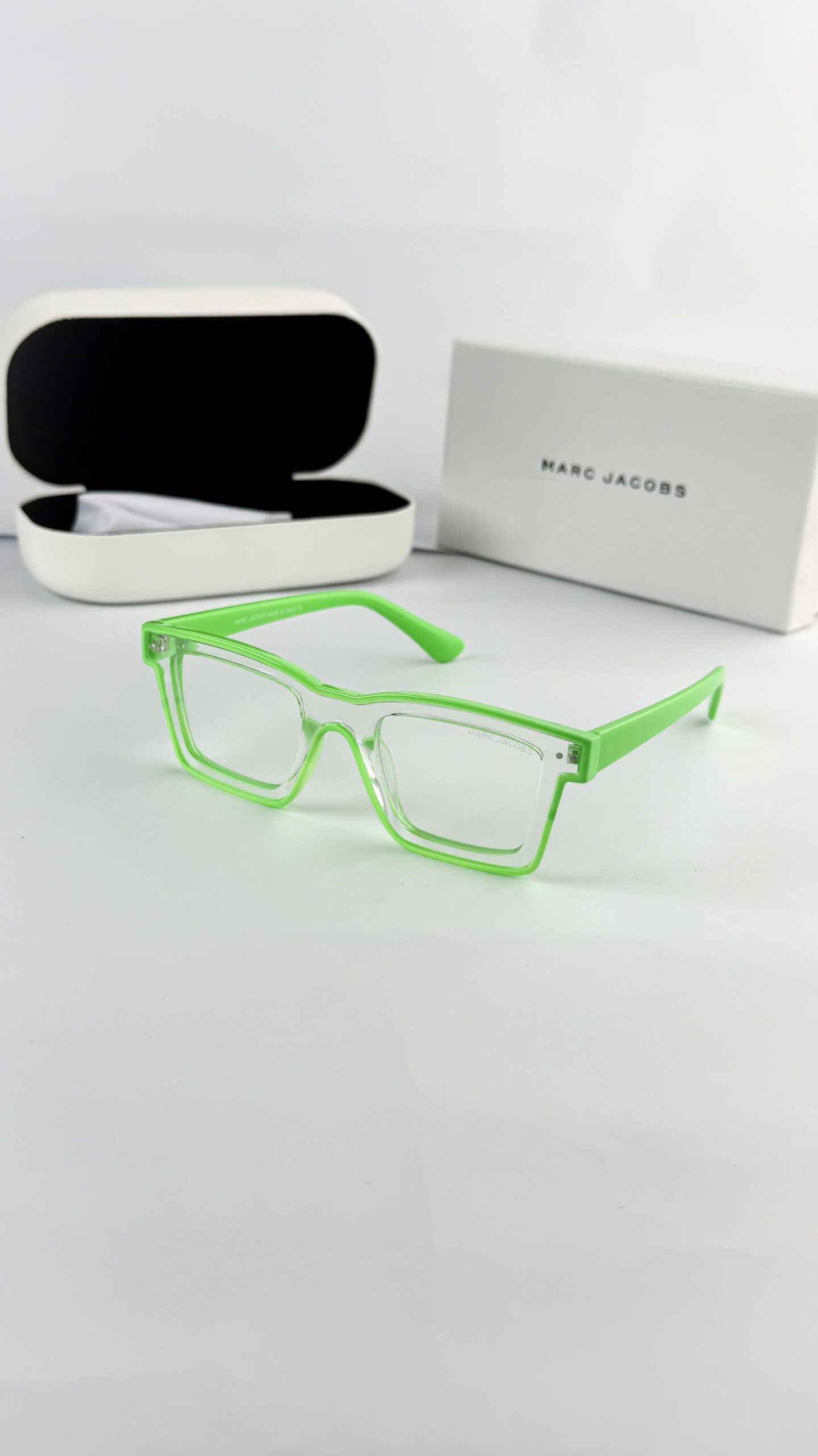 MARC JACOBS green plano 68187