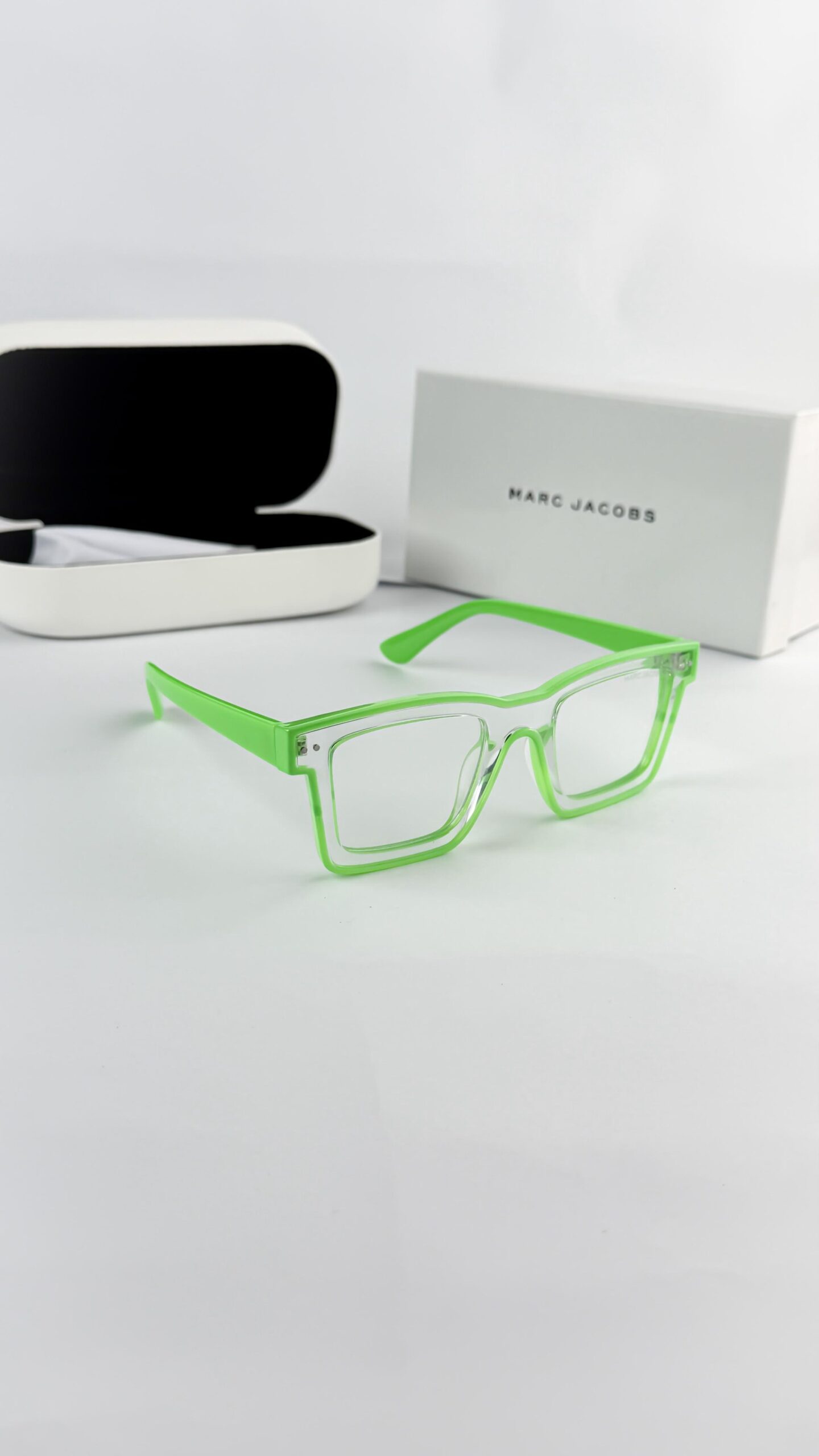 MARC JACOBS green plano 68187 - Image 2