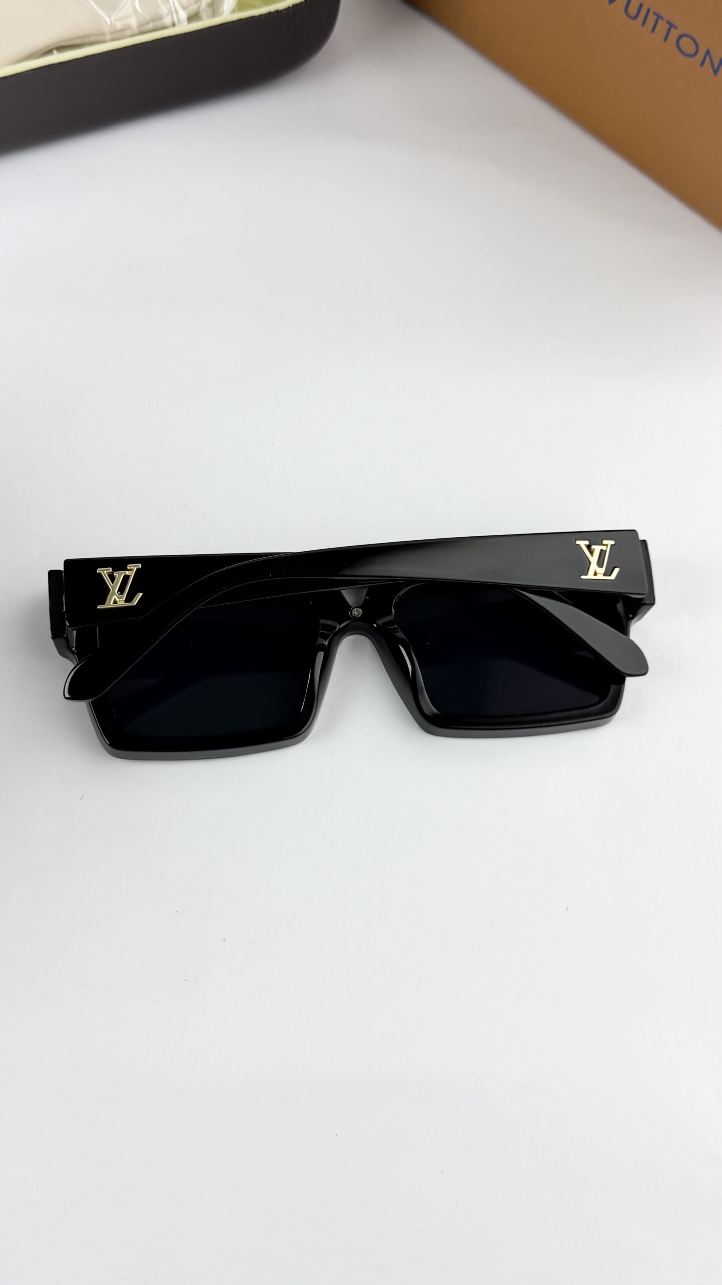 L.v1984 gold black - Image 5