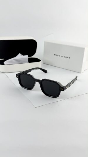 MARC JACOBS BLACK 1097